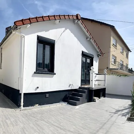 Spacieuse Pres De L'aeroport Cdg Sevran